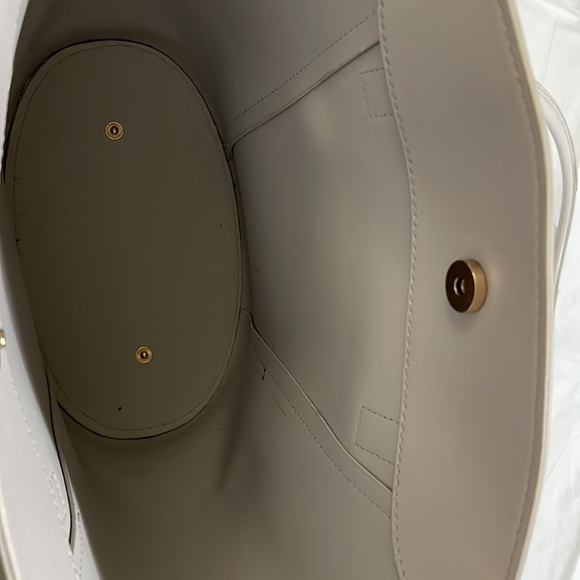 Beautiful light grey satchel style women’s pocket book. Like new condition. - Picture 7 of 8